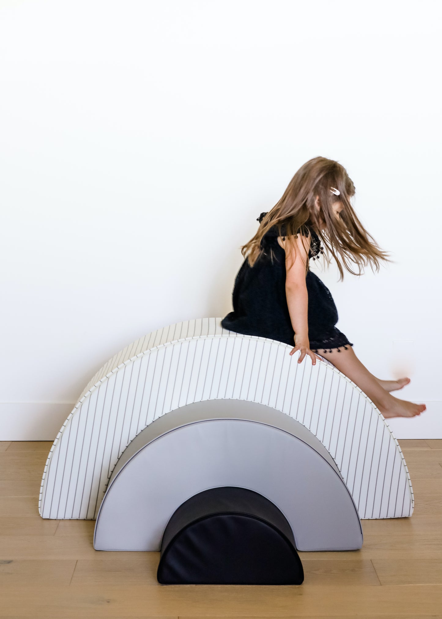 Rocker in Pebble