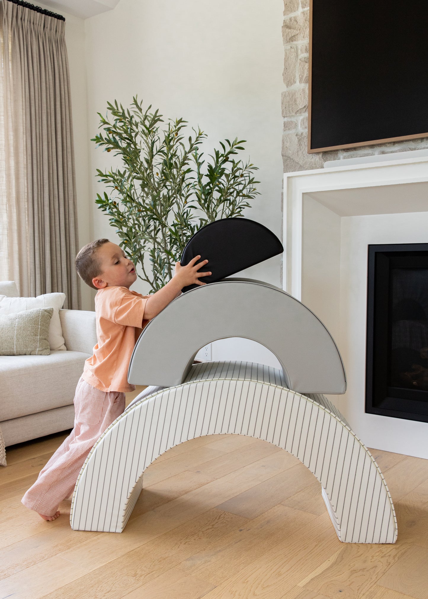Rocker in Pebble